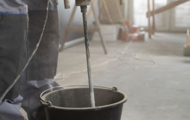 Замішуємо цементний розчин у правильних пропорціях